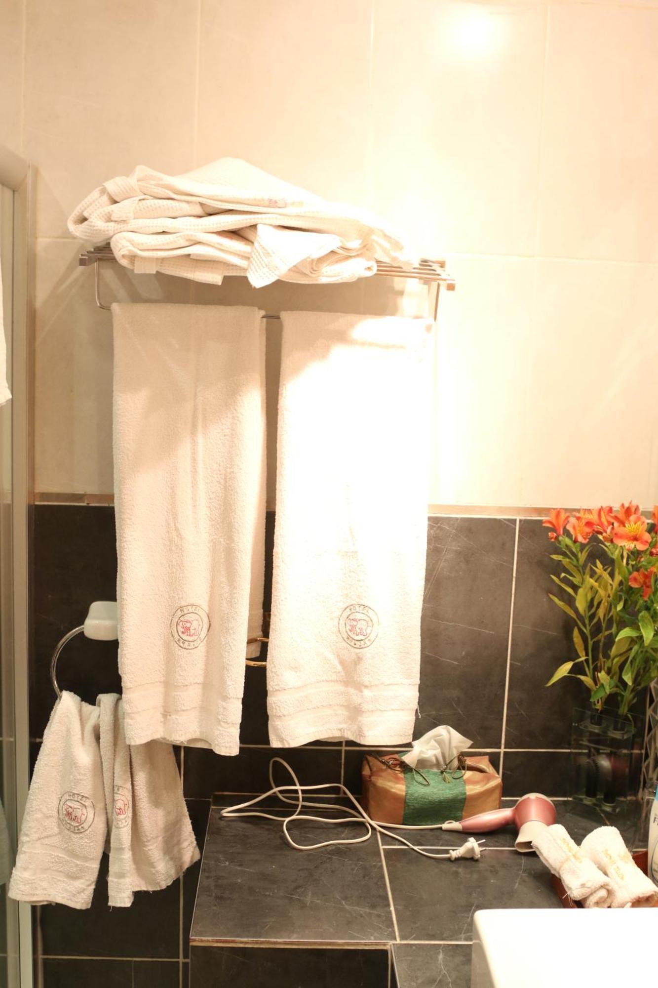 Hotel Brajas Antananarivo Szoba fotó